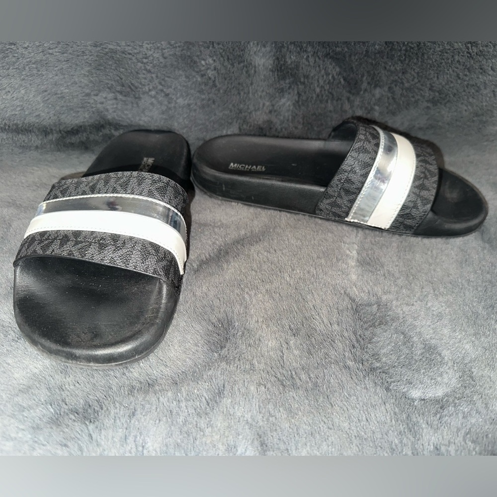 Michael Kors Logo Slides